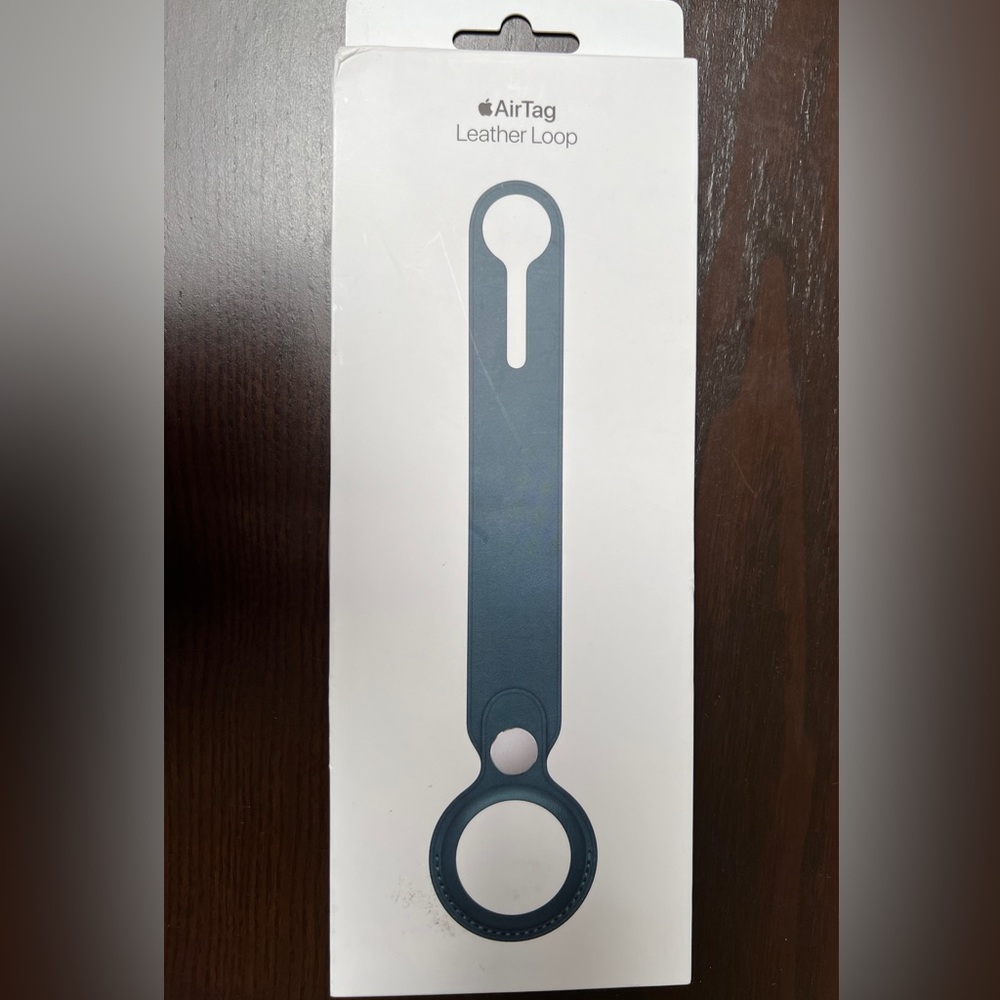 NIB Apple AirTag Leather Loop - Baltic Blue